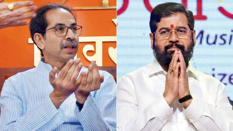 ठाकरे गटाला आणखी एक धक्का ; माजी आमदाराचा पत्नीसह शिंदे गटात प्रवेश