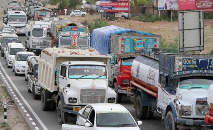 Heavy vehicles entry ban in Pune |